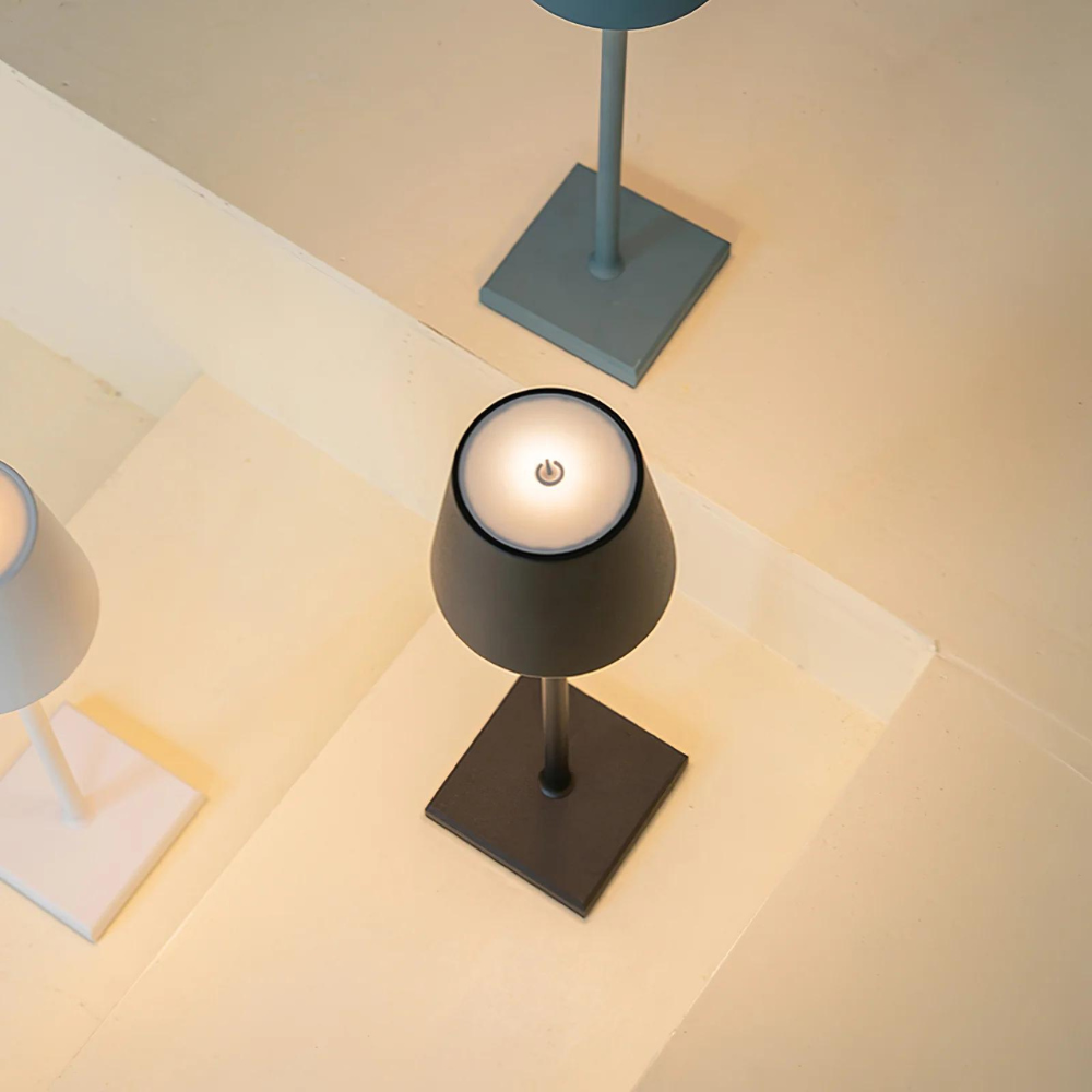 Table lamp | Versa World