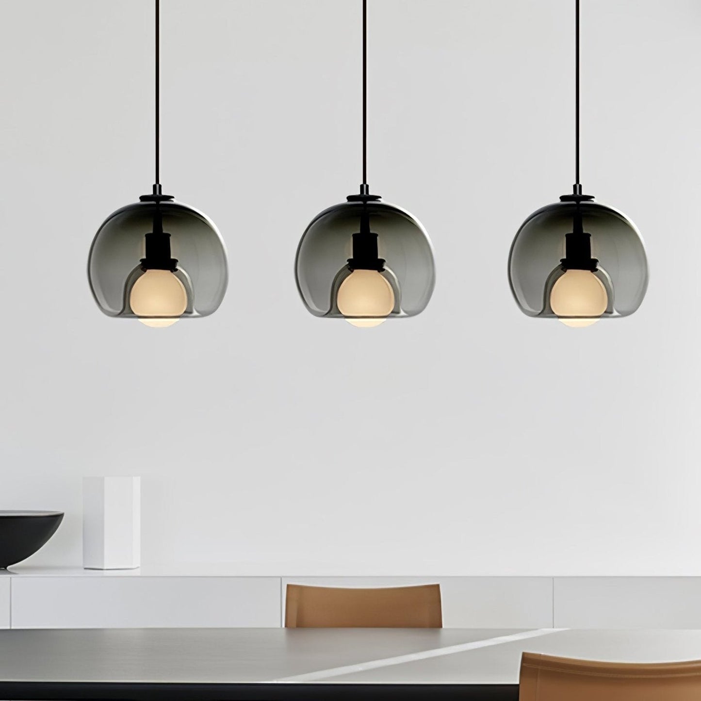 Elegant pendant lamp made of metal and glass | LumeSphere