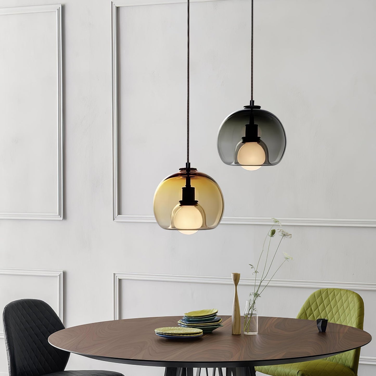 Elegant pendant lamp made of metal and glass | LumeSphere