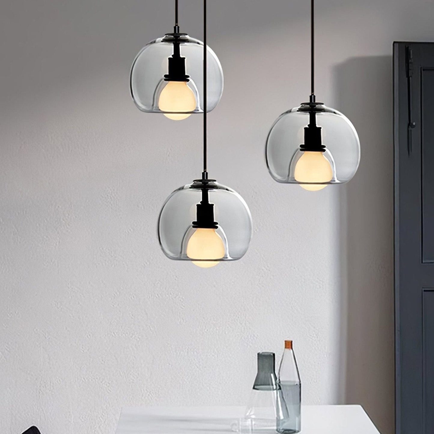 Elegant pendant lamp made of metal and glass | LumeSphere