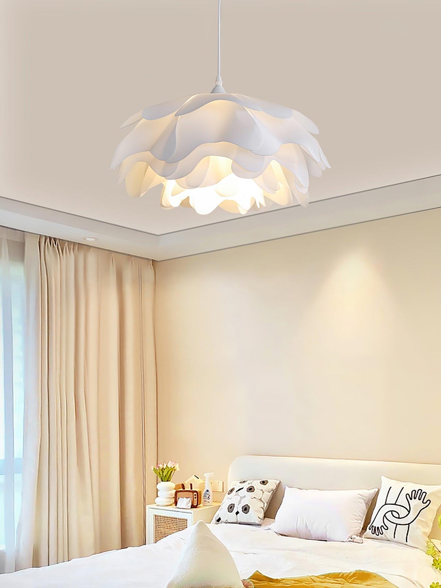 Witte hanglamp in bloemvorm | PetalGlow