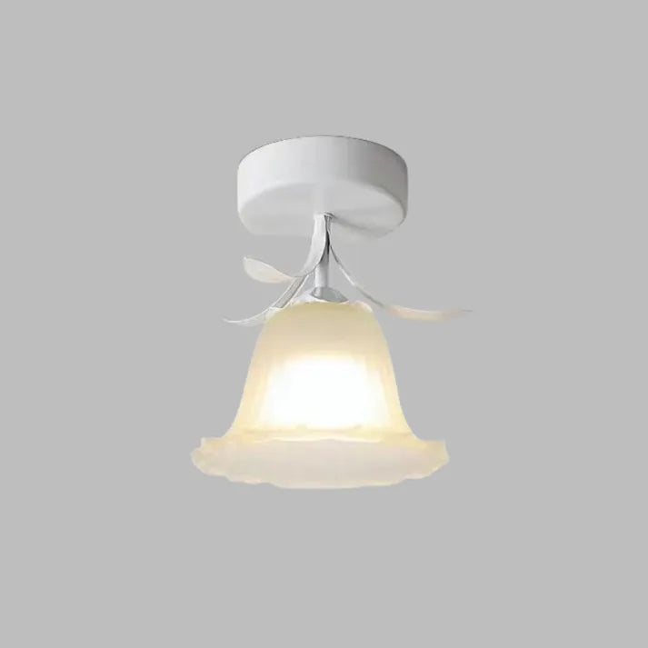 Klassieke Tiffany plafondlamp met bloemdesign | LumiFleur