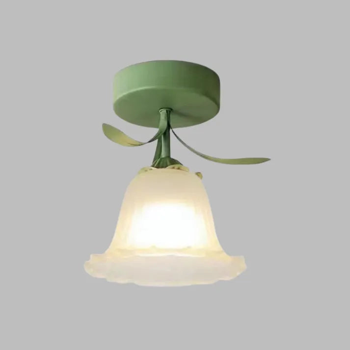 Classic Tiffany ceiling lamp with flower design | LumiFleur